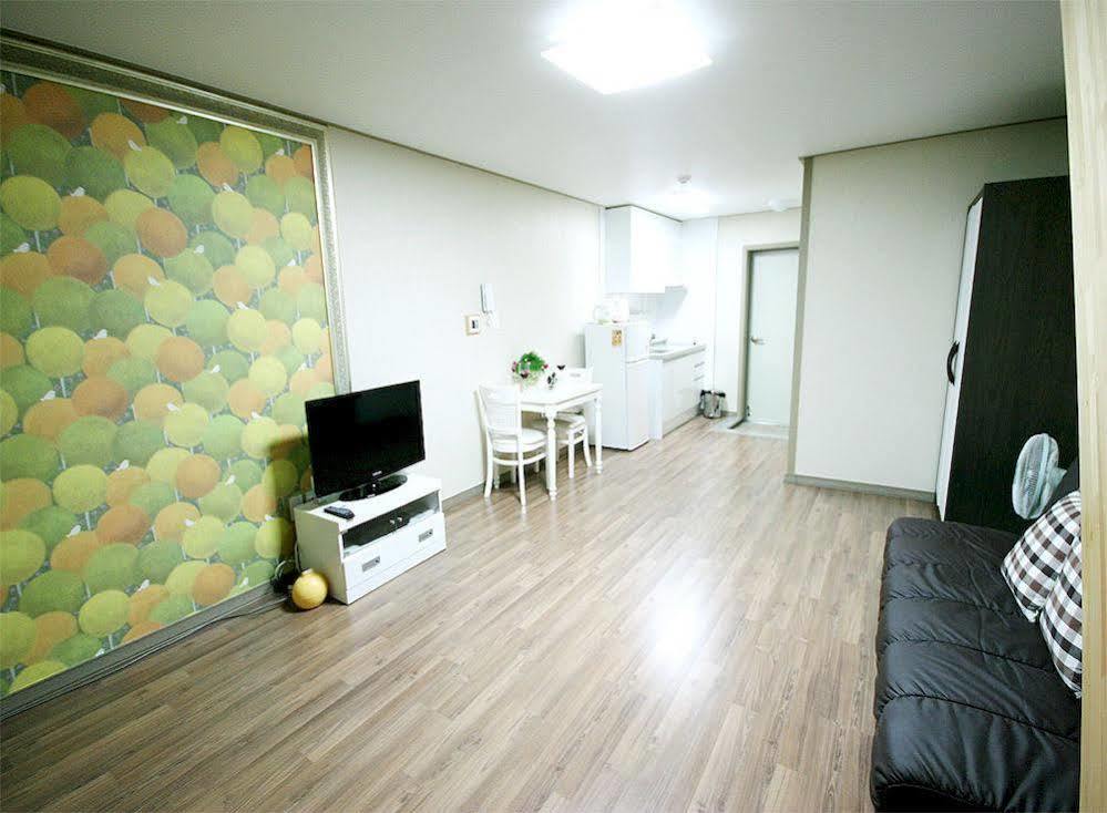 Ever Green Pension Geoje Εξωτερικό φωτογραφία